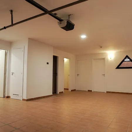 בית נופש Chalet Costa Adeje אדחה